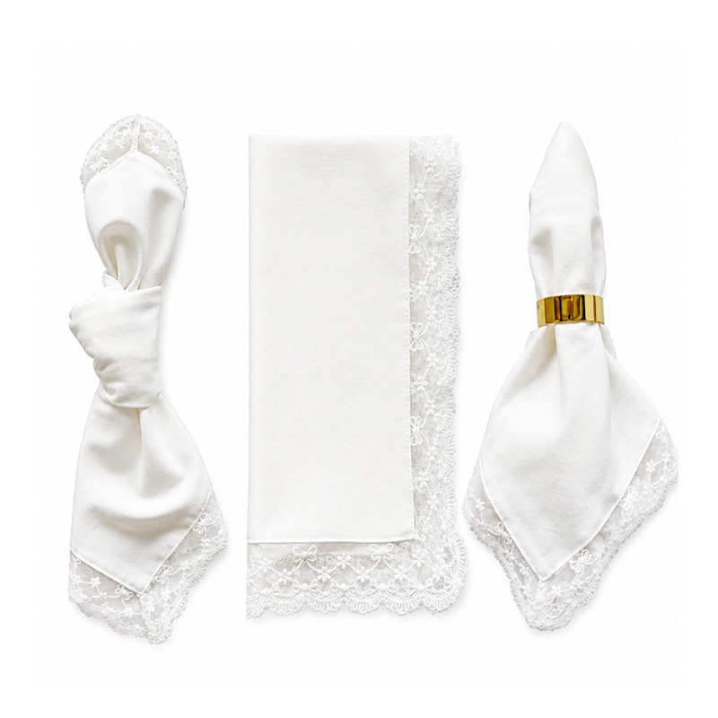 Serviette_Leinen_ivory_Spitzenrand_mieten_Hochzeit_Event_Tischdekoration_elegant_exklusiv