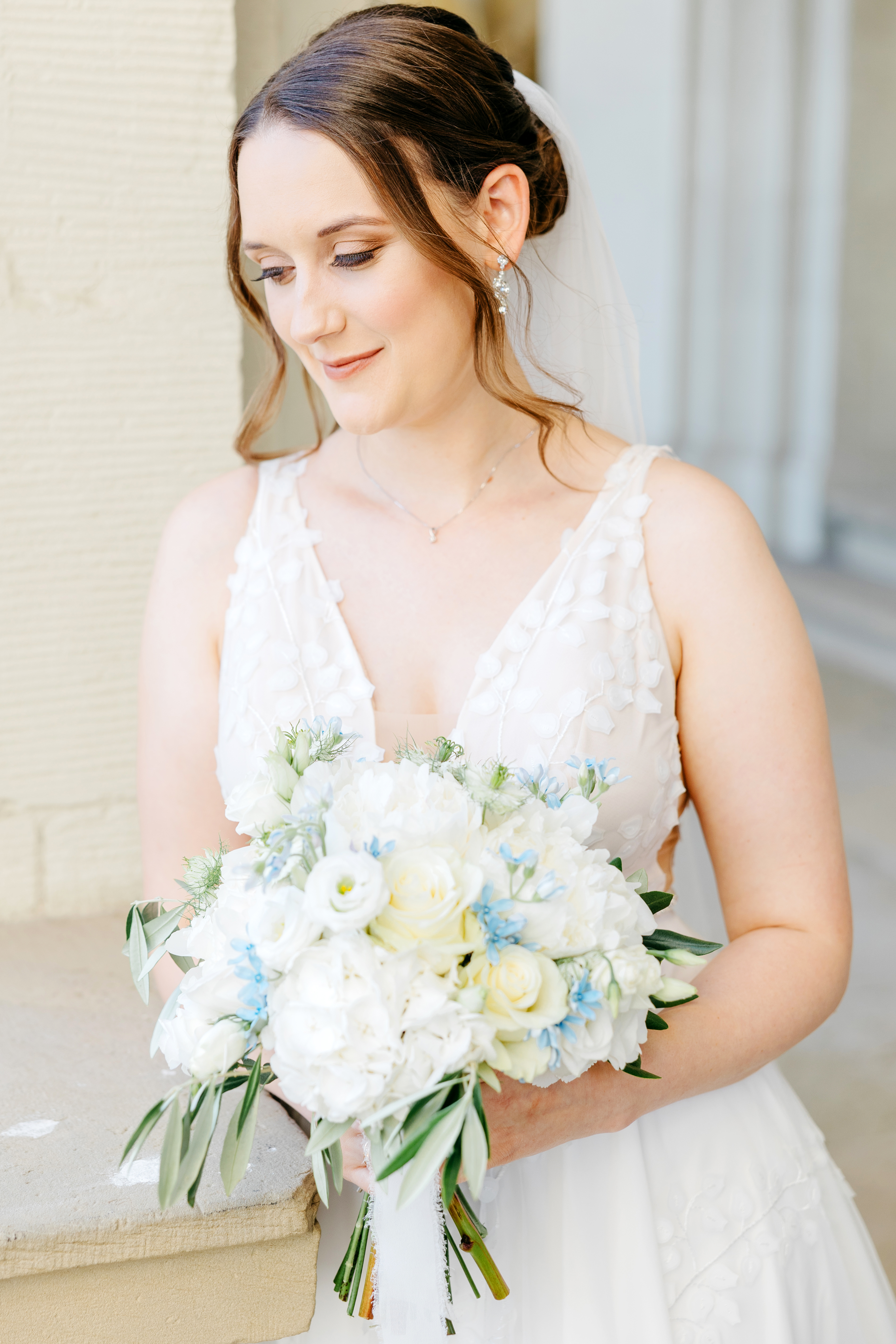Hochzeit_brautstrauss_weiss-blau-mediterran-olive