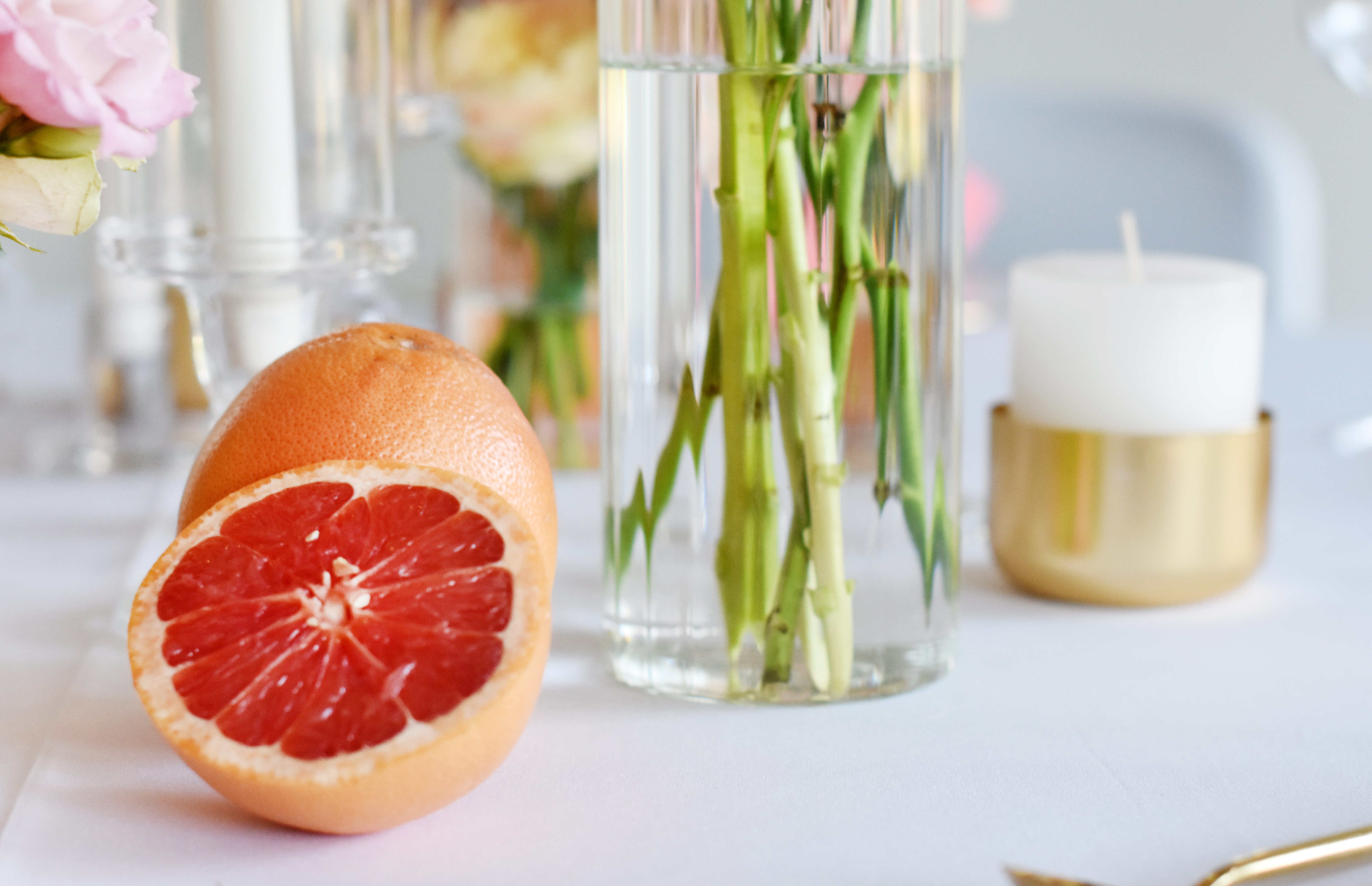 Dekoration_Tisch_Blumen_Sommer_apricot_koralle_Graphfruit_13