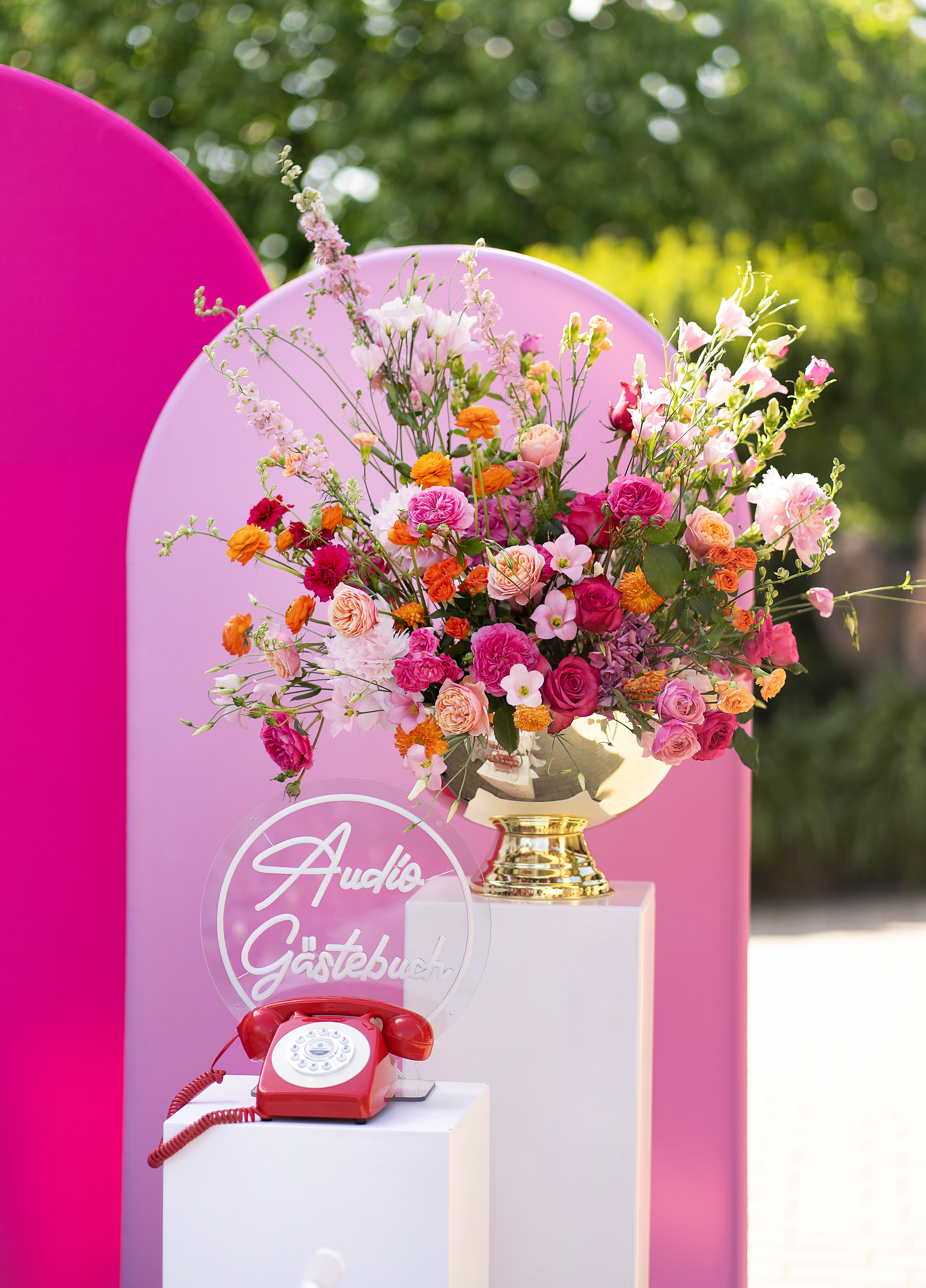 Hochzeit_Dekoration_Floristik_pink_orange_Blumen_einzigartig