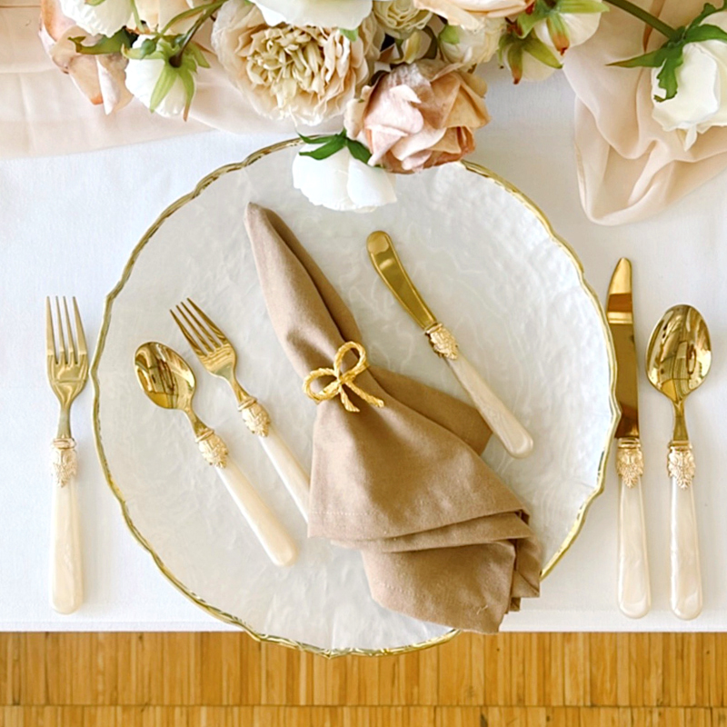 Serviettenring_Schleife_elegant_gold_mieten_Verleih_Hochzeit_Hochzeitsdeko_Babyparty_Geburtstag