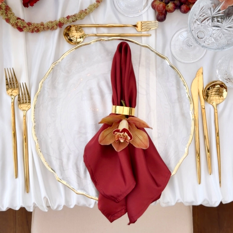 Serviette Lamour Satin edel elegant dunkelrot, bordeaux, burgund | mieten für Hochzeit, Geburtstag, Event 2