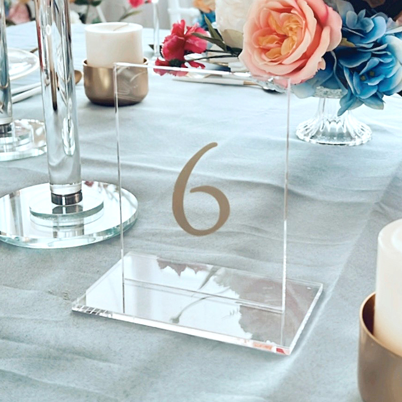Tischnummer Acryl eckig mit goldener Schrift mieten für Hochzeit und Event_2