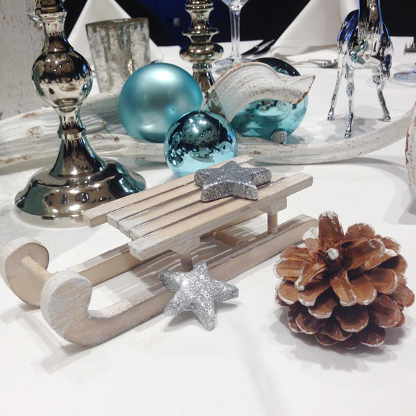 Weihnachtskugel | Kunststoff eisblau lichtblau matt [mieten]