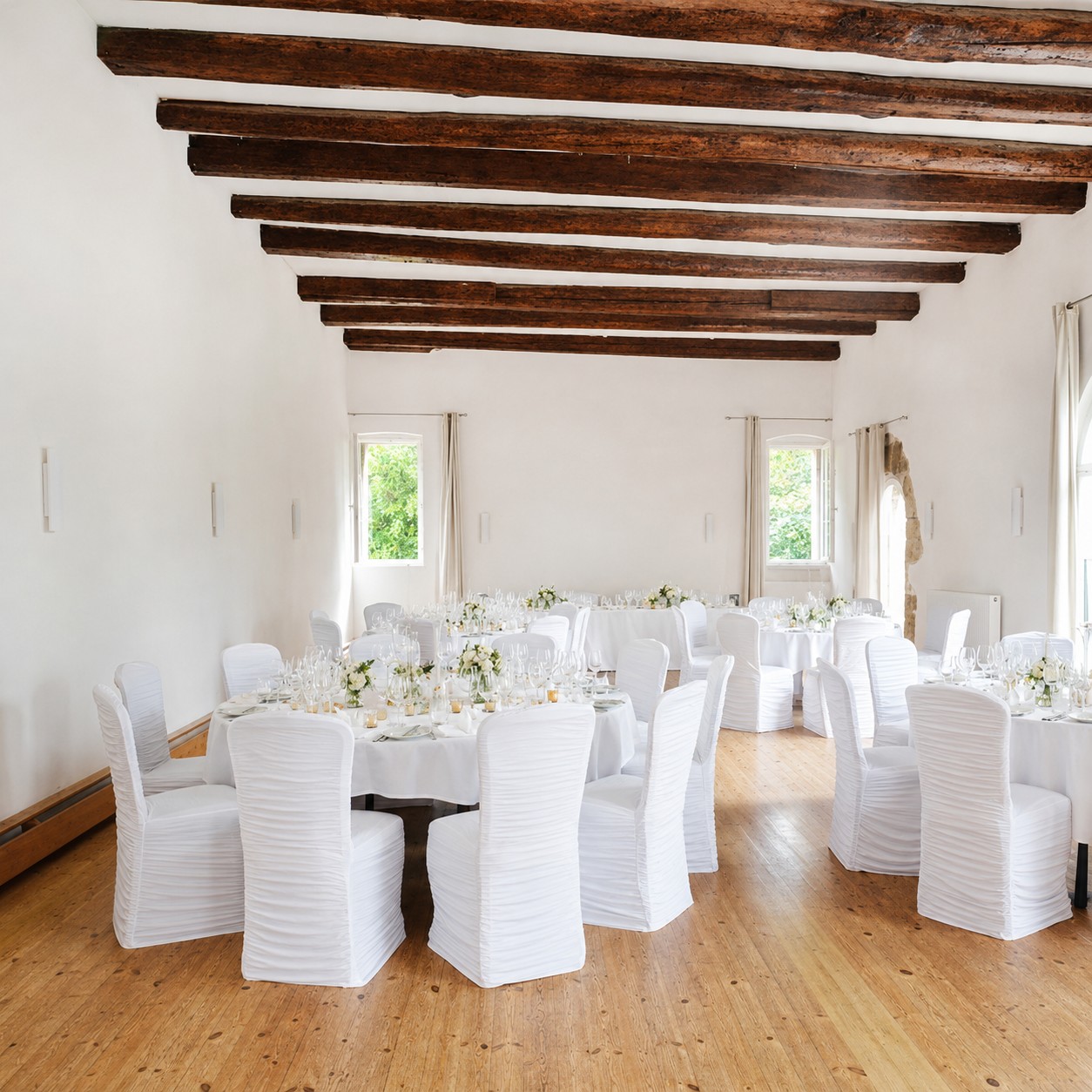 Stuhlhusse weiss universell flexibel elegant mit Raffung | Stretch mieten Verleih Hochzeit Feier Geburtstag 4