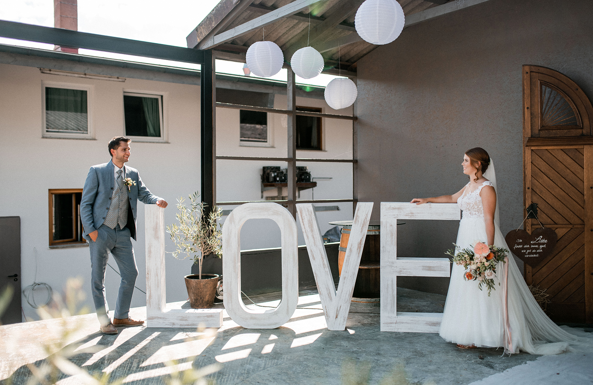 Hochzeitdeko_Landgut_Steng_Love_Buchstaben_XXL_mieten