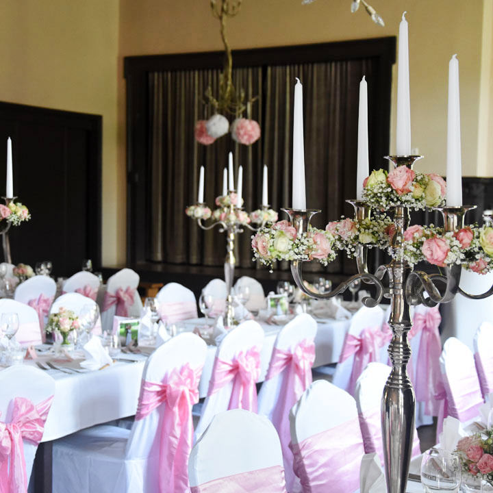 Schleifenband Taft pink mieten mit  Stuhlhusse