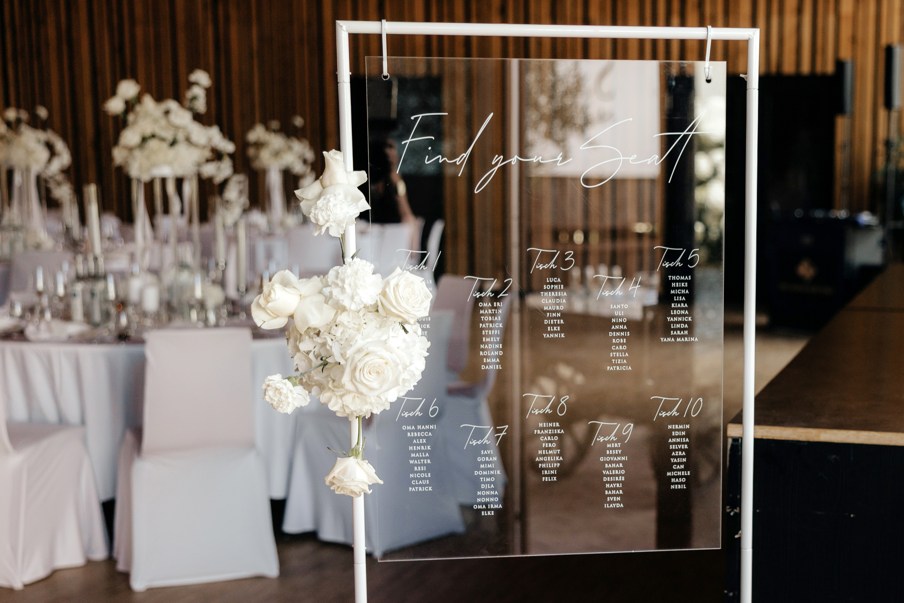 Hochzeit_Dekoration_Landgut_Steng_Sitzplan_weiss_mieten
