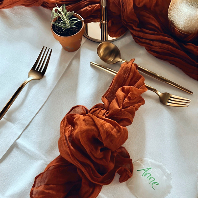 Tischläufer Musselin terracotta | rost mieten Hochzeit Feier | Verleih_5