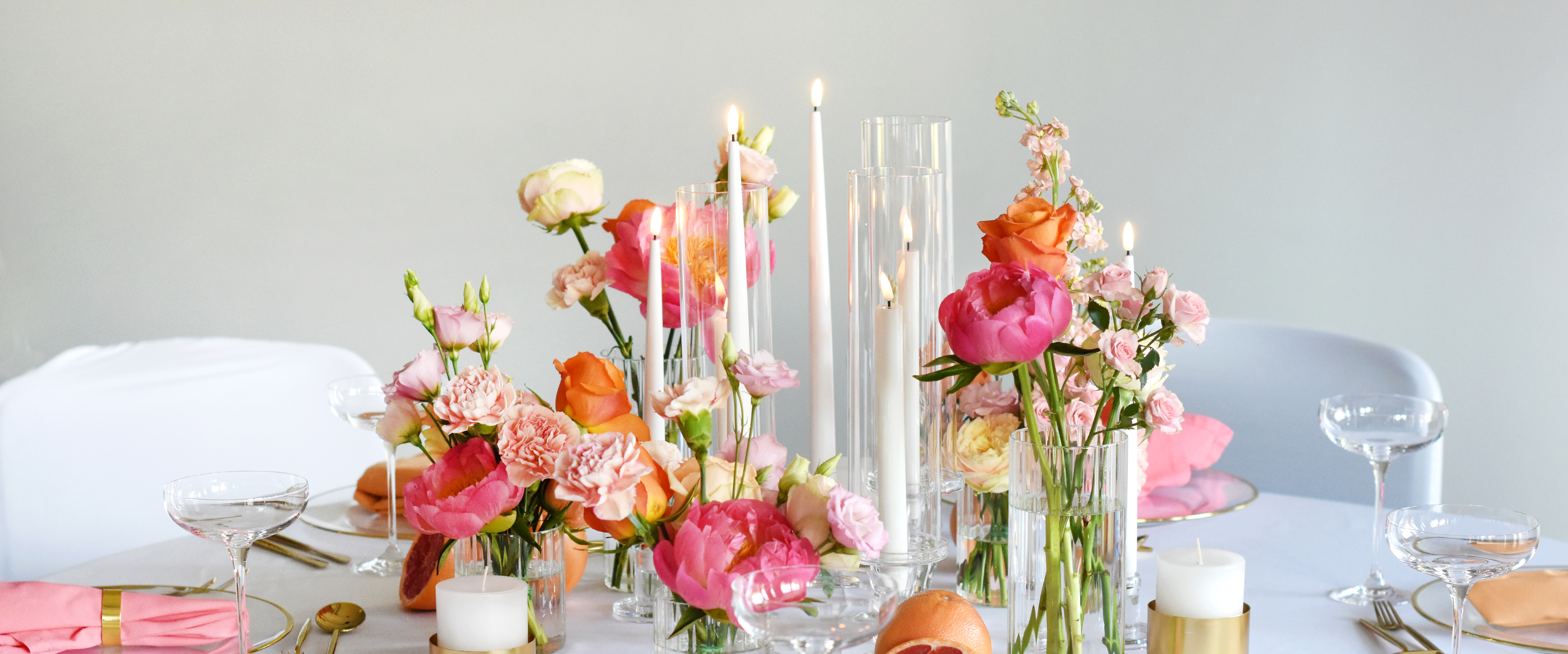 Dekoration_Tisch_Blumen_Sommer_apricot_koralle_Graphfruit_2_2
