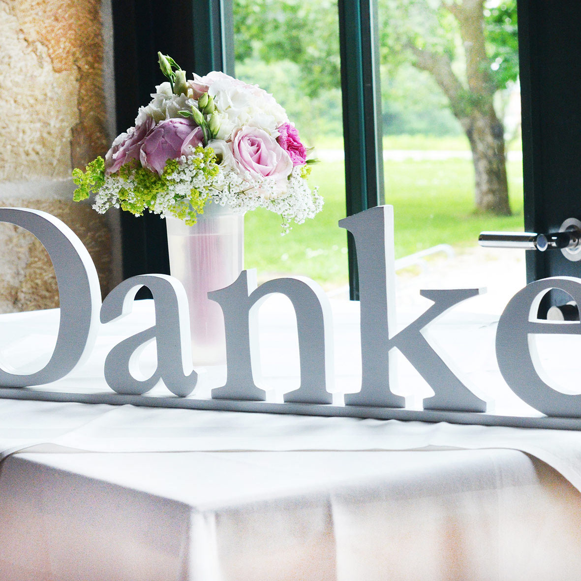 Schriftzug Danke weiss mieten Deko Hochzeit Geschenketisch_2