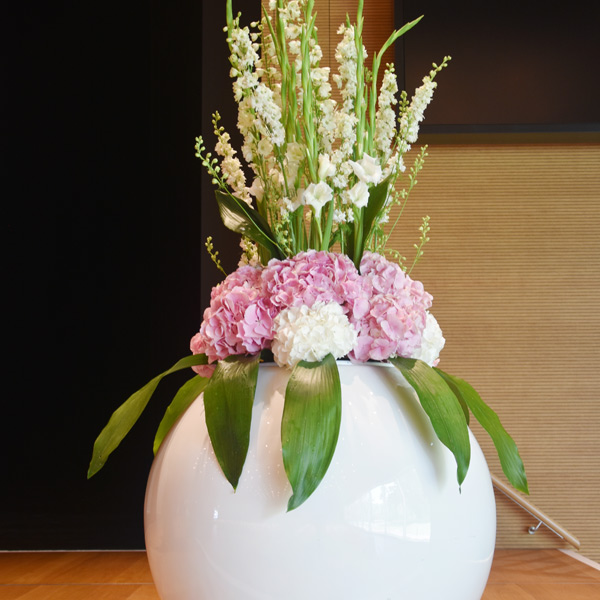 Kugelvase Fiberstone weiß mieten