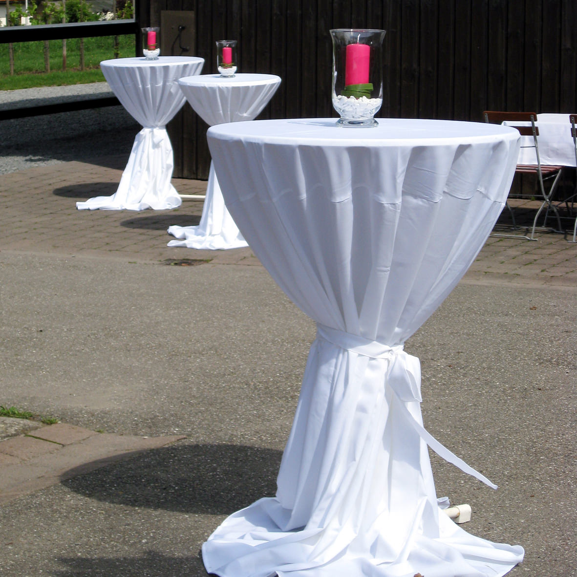 Stehtischhusse universell weiss Polyester fließend mieten | Verleih Hochzeit, Feier, Event_2