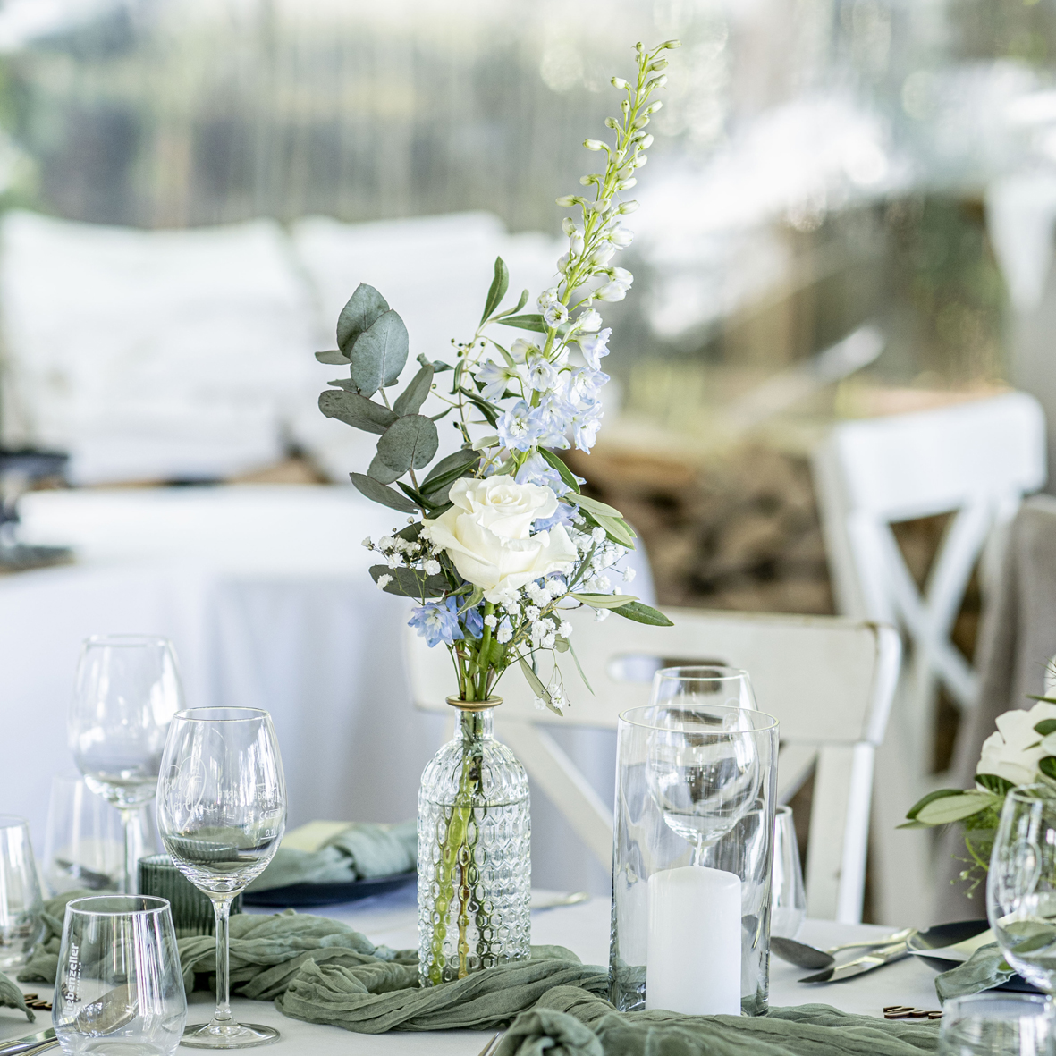 Flaschenvase Glas klar Waben Goldrand mieten für Hochzeit und Event Tischdekoration Gold schick edel