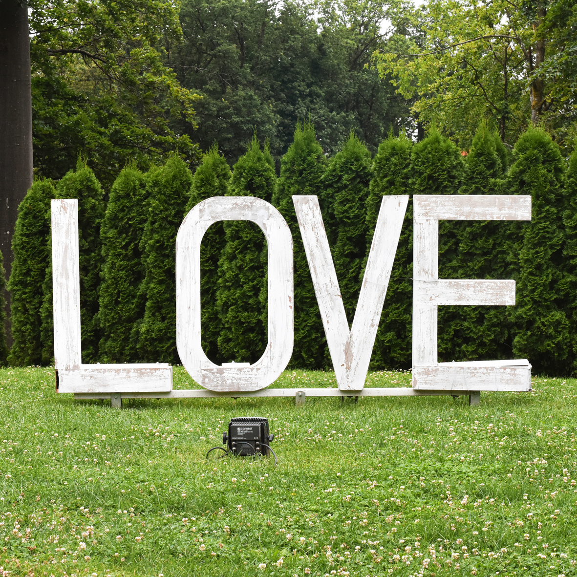 Schriftzug_Buchstaben_Love_XXL_Liebe_Hochzeit_Geburtstag_Party_weiß_Verleih