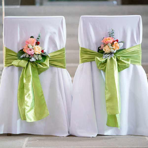 Stuhlhusse classic der Stuhlueberwurf in weiss Hochzeit Trauung