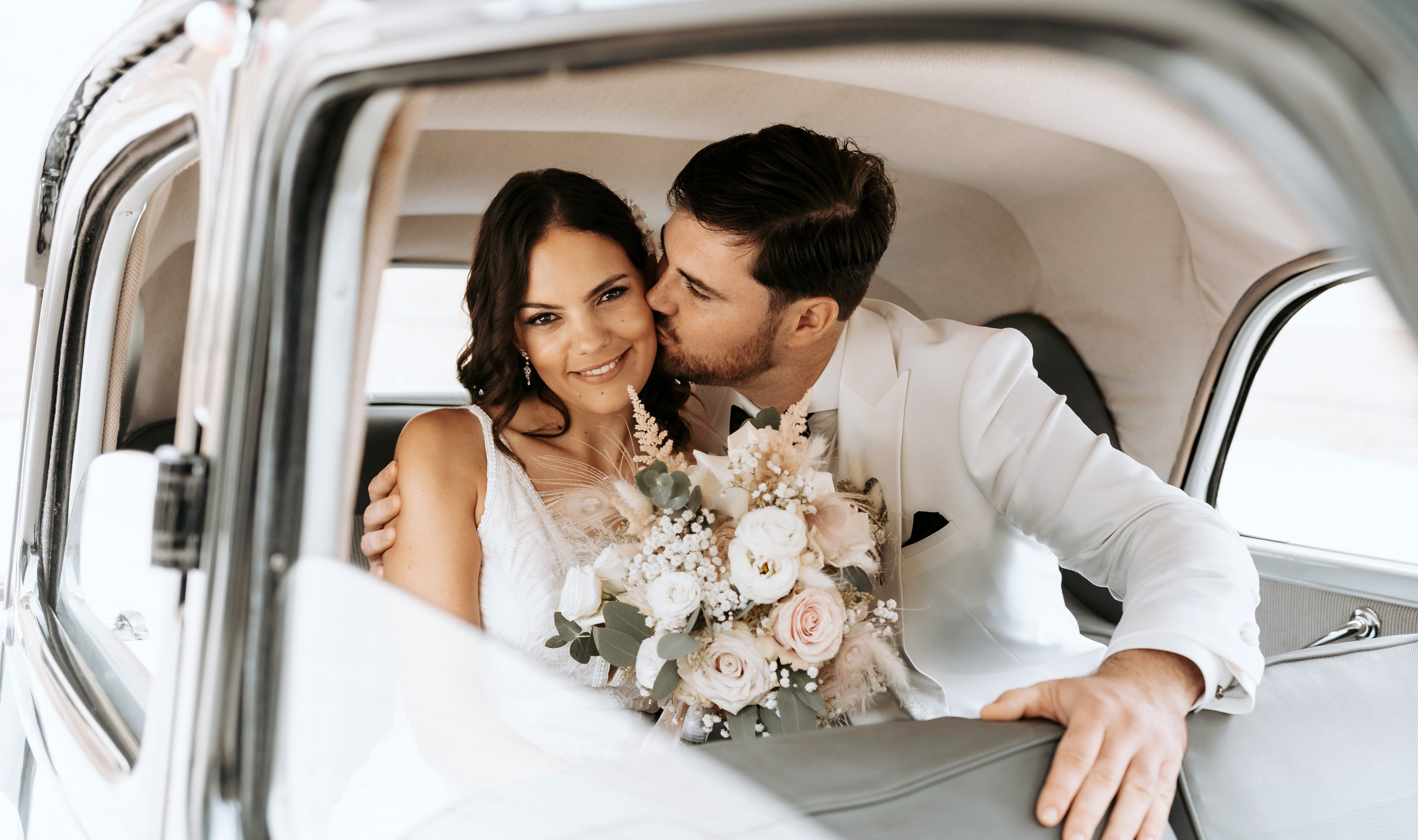 Hochzeit_Heuchelberger_warte_Blumen_Brautstrauss_weiss-blushrose_Fullservice_Heilbronn_Stuttgart