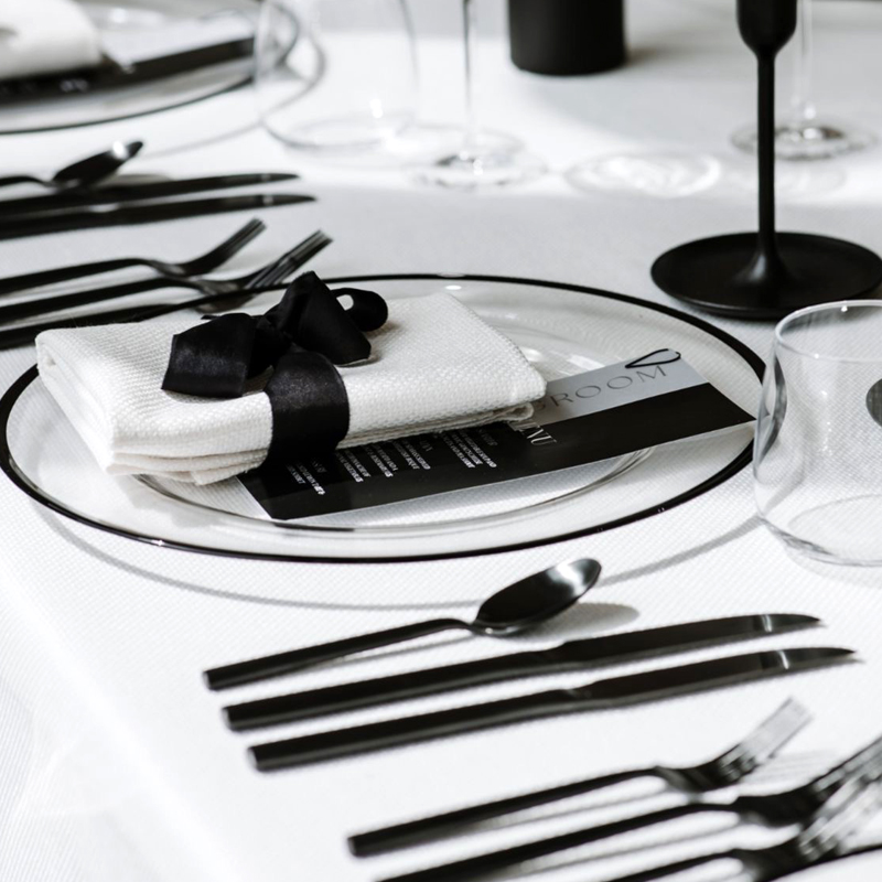 Platzteller_Fine_Glas_rund_klar_schwarzer_rand_33cm_mieten_Verleih_Hochzeit_Firmenfeier_Geburtstag_14