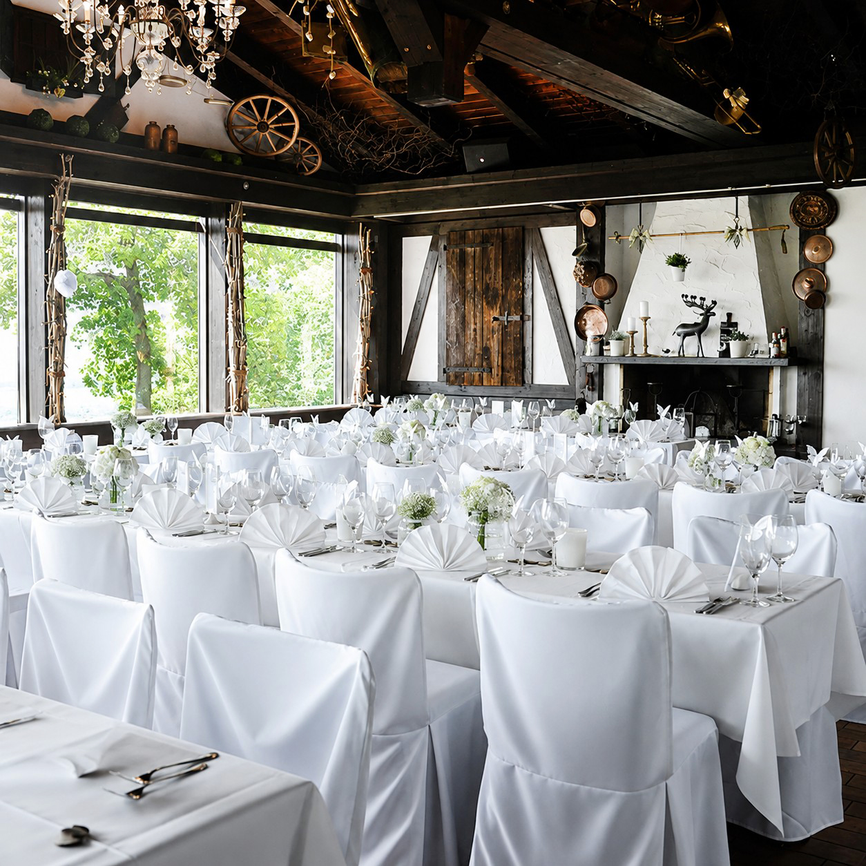 Exklusive_Stuhlhussen_Stapelstuhl_Hallenstuhl_Polsterstuhl_weiss_Hochzeit_Firmenevent_Gala_Messe_Catering_B2B_mieten_8