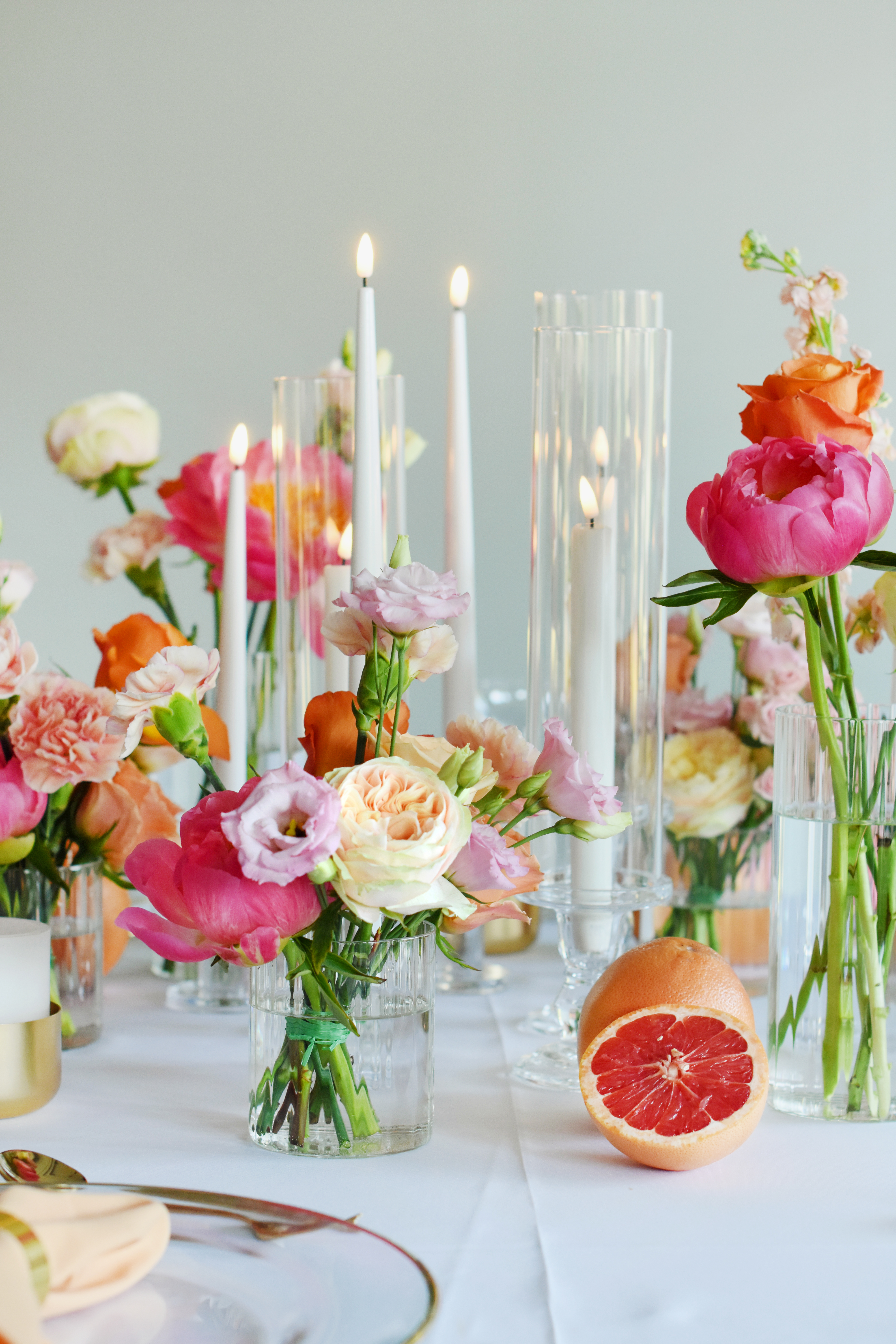 Dekoration_Tisch_Blumen_Sommer_apricot_koralle_Graphfruit_9