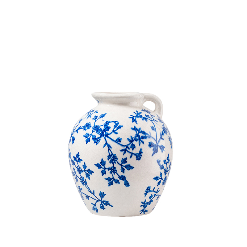 Vase Flaschenvase Henkel Keramik weiss-blau Blumen Ranken Motiv Französisch Italienisch Portugisisch Mediterran mieten | Verleih Hochzeit Event Feier Tischdeko2