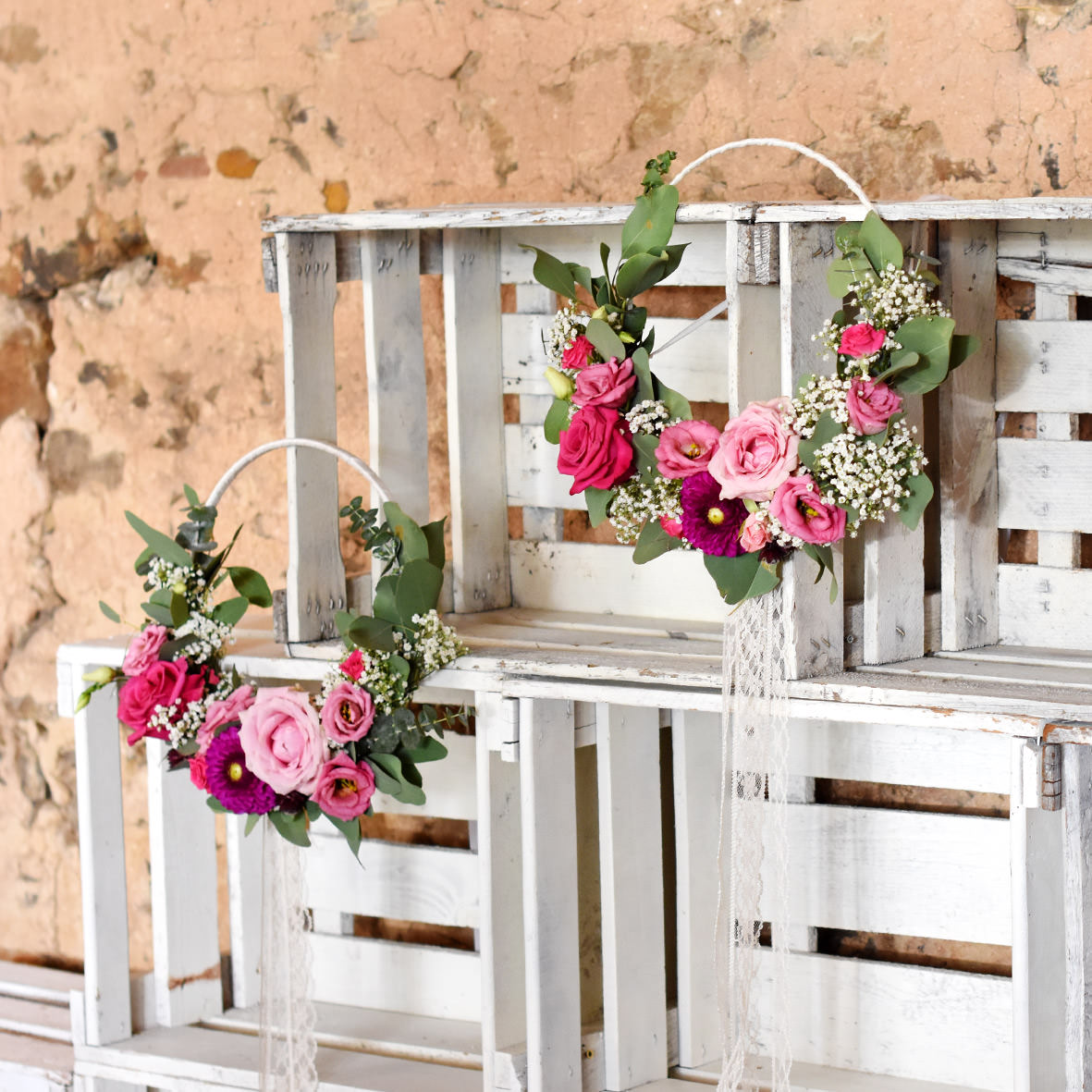 Weinkiste Holz weiss Vintage Sitzplan Candybar Willkommen Deko Hochzeit Feier mieten_3