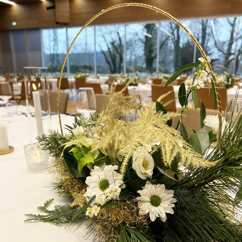 Hula Hoop, Metallring stehend auf Fuss gold für Hochzeit und Event mieten