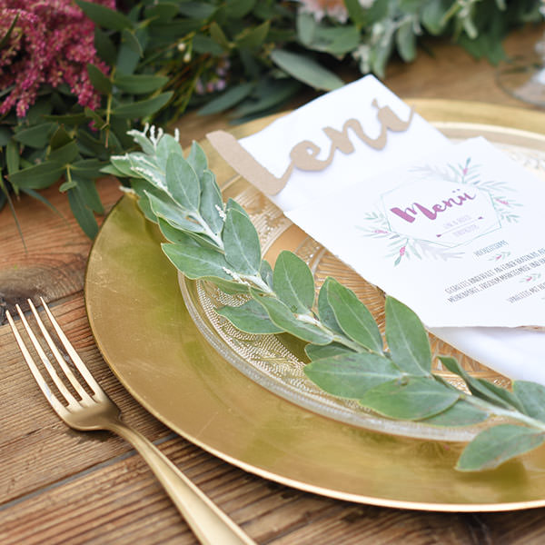 Platzteller_Kunststoff_rund_gold_33cm_mieten_Verleih_Hochzeit_Firmenfeier_Geburtstag_4