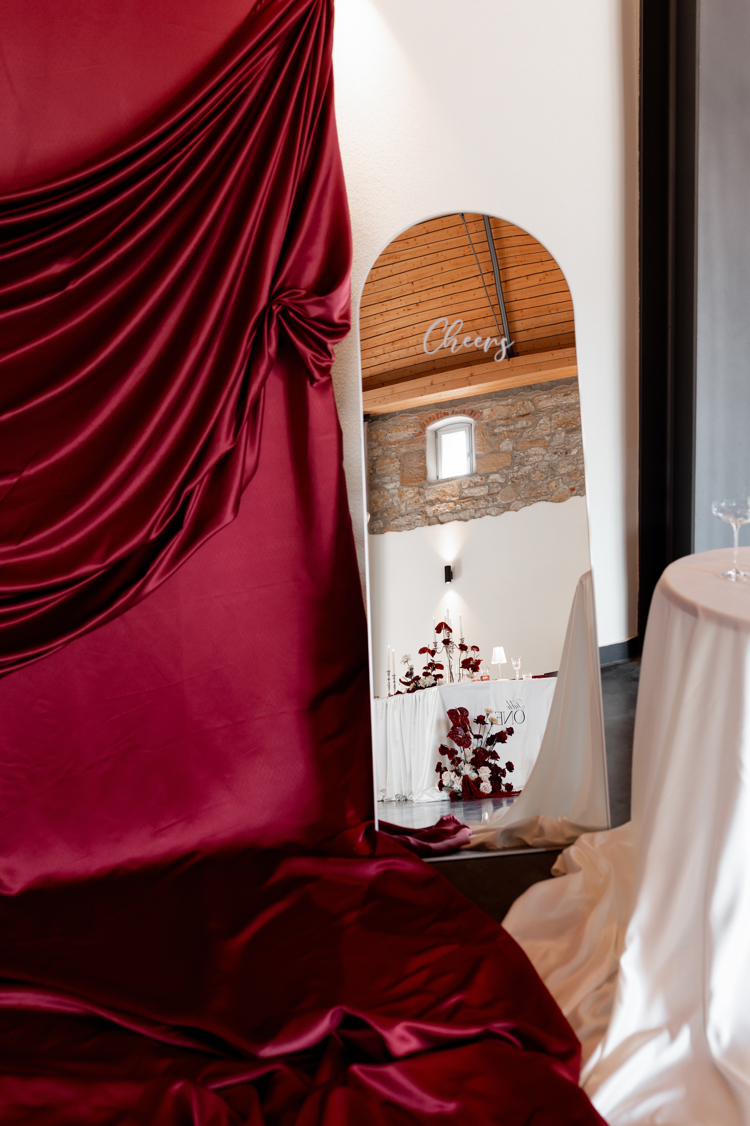 Spiegel_Rundbogen_silvoll_Hochzeit_Event_mieten