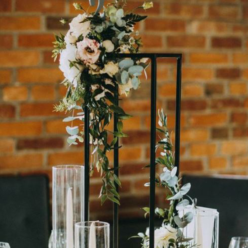 Blumenständer Metallständer Metall schwarz 60cm für Tischdekoration mieten für Hochzeit und Event_3
