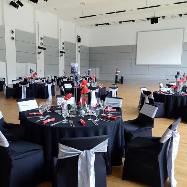 Tischdecke schwarz rund 275 cm mieten | Verleih Hochzeit Feier Event_2