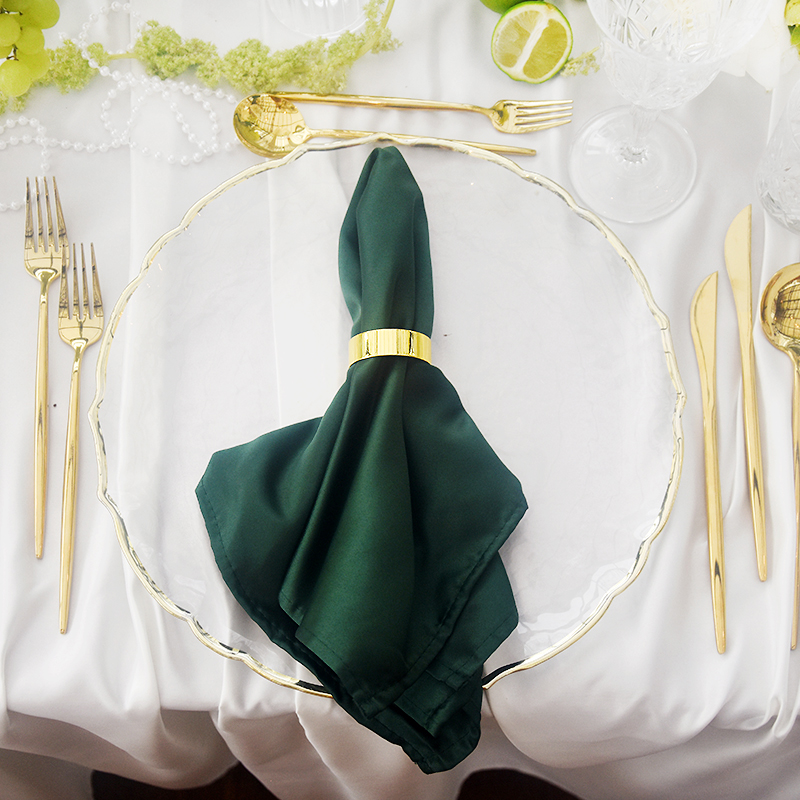 Serviette Lamour Satin | dunkelgrün | forest green | emerald [mieten]