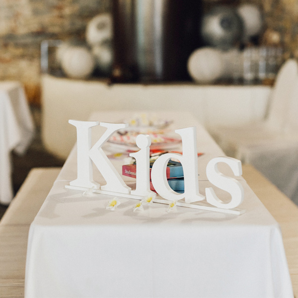 Schriftzug Kids mieten