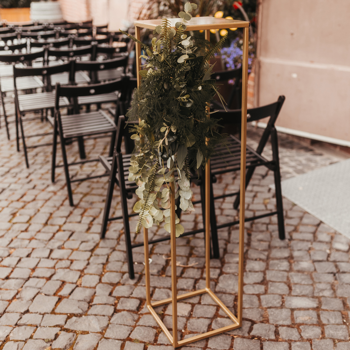 Blumenständer Metallständer Metall gold 100cm für Tischdekoration mieten für Hochzeit und Event_2
