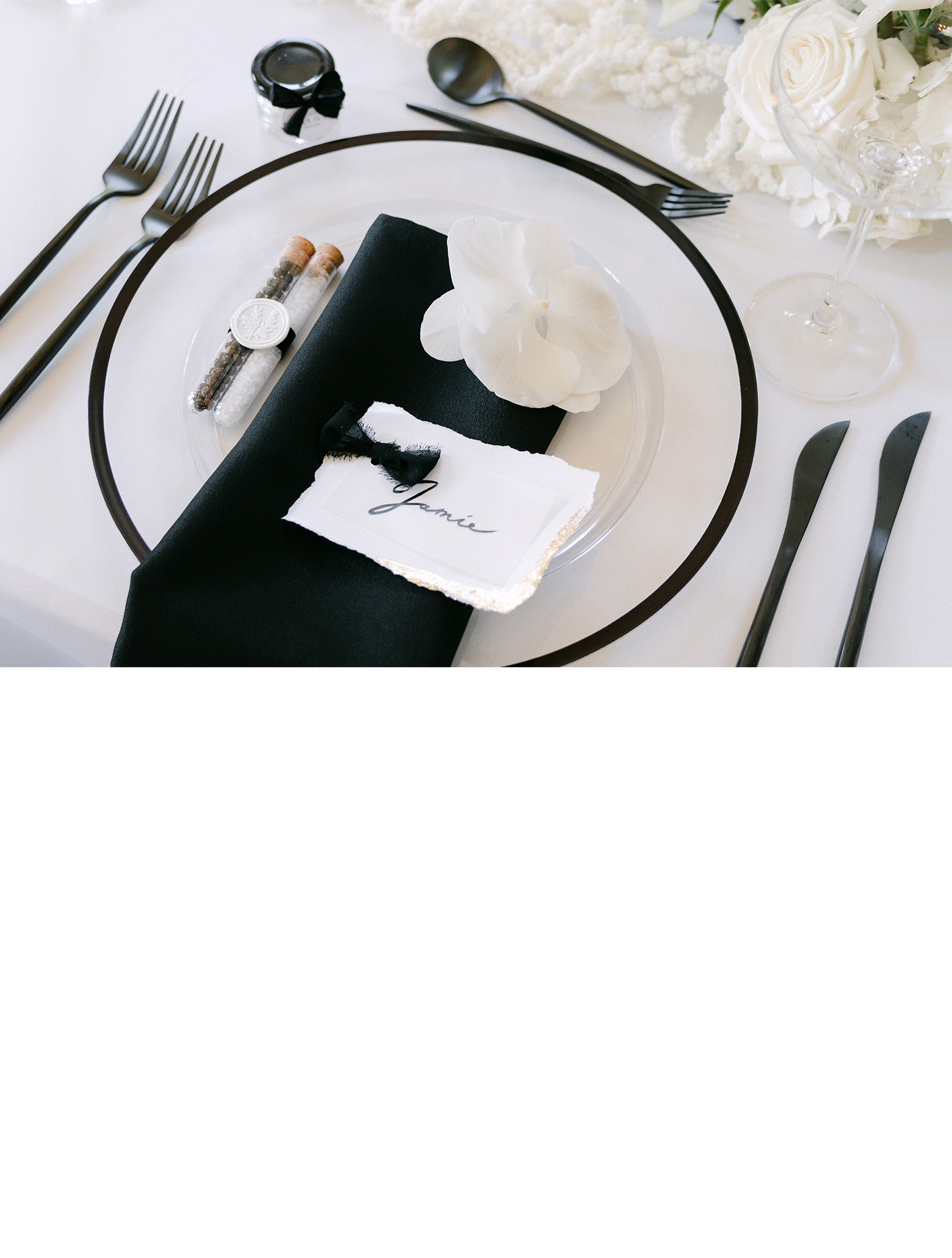 m-dekodesign-find-your-style-blackandwhite