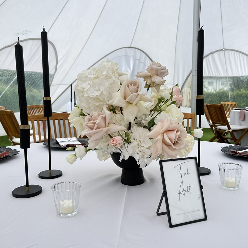 Bilderrahmen aus Glas mit schwarzem Rand [mieten]