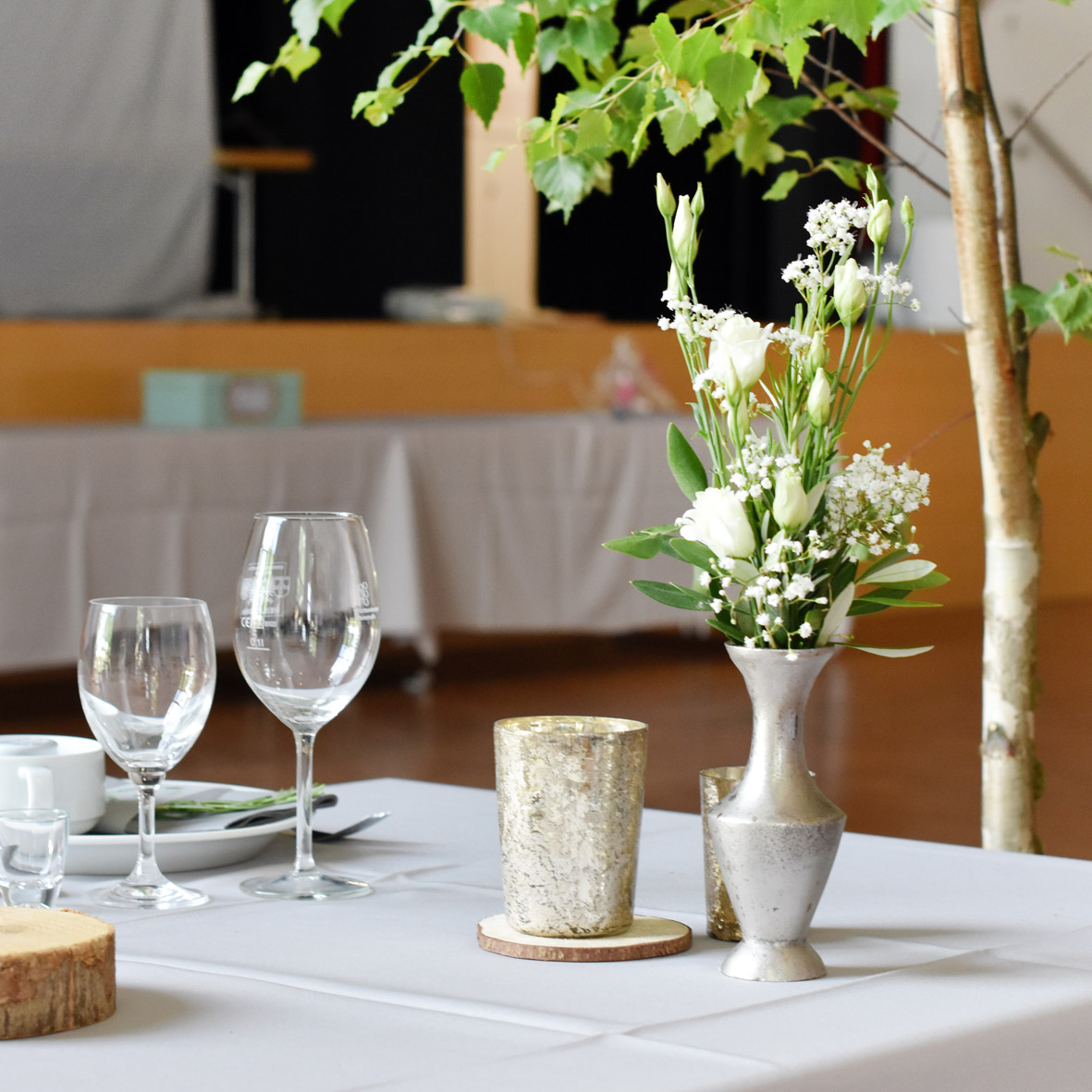 Flaschenvase Salerno Metall silber mieten Tischdeko Hochzeit, Feier, Blumen_3