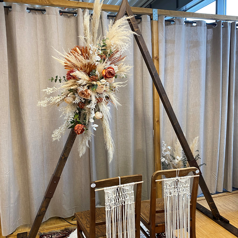 Traubogen Trigon (Dreieck) Holz braun für Freie Trauung Hochzeit mieten 2