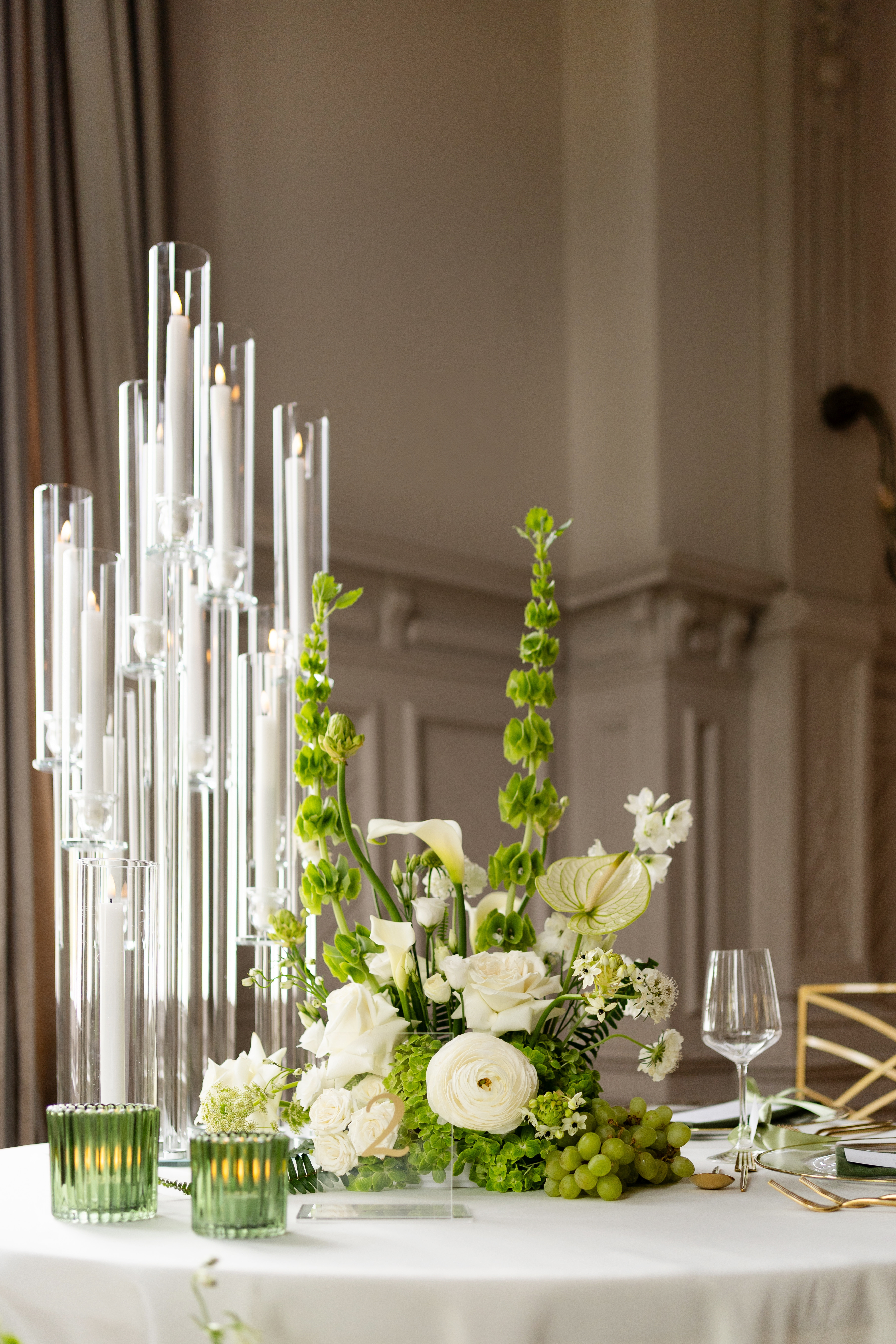 Hochzeit_Tisch_Deko_Verleih_Blumen_weiss-gruen_Heilbronn