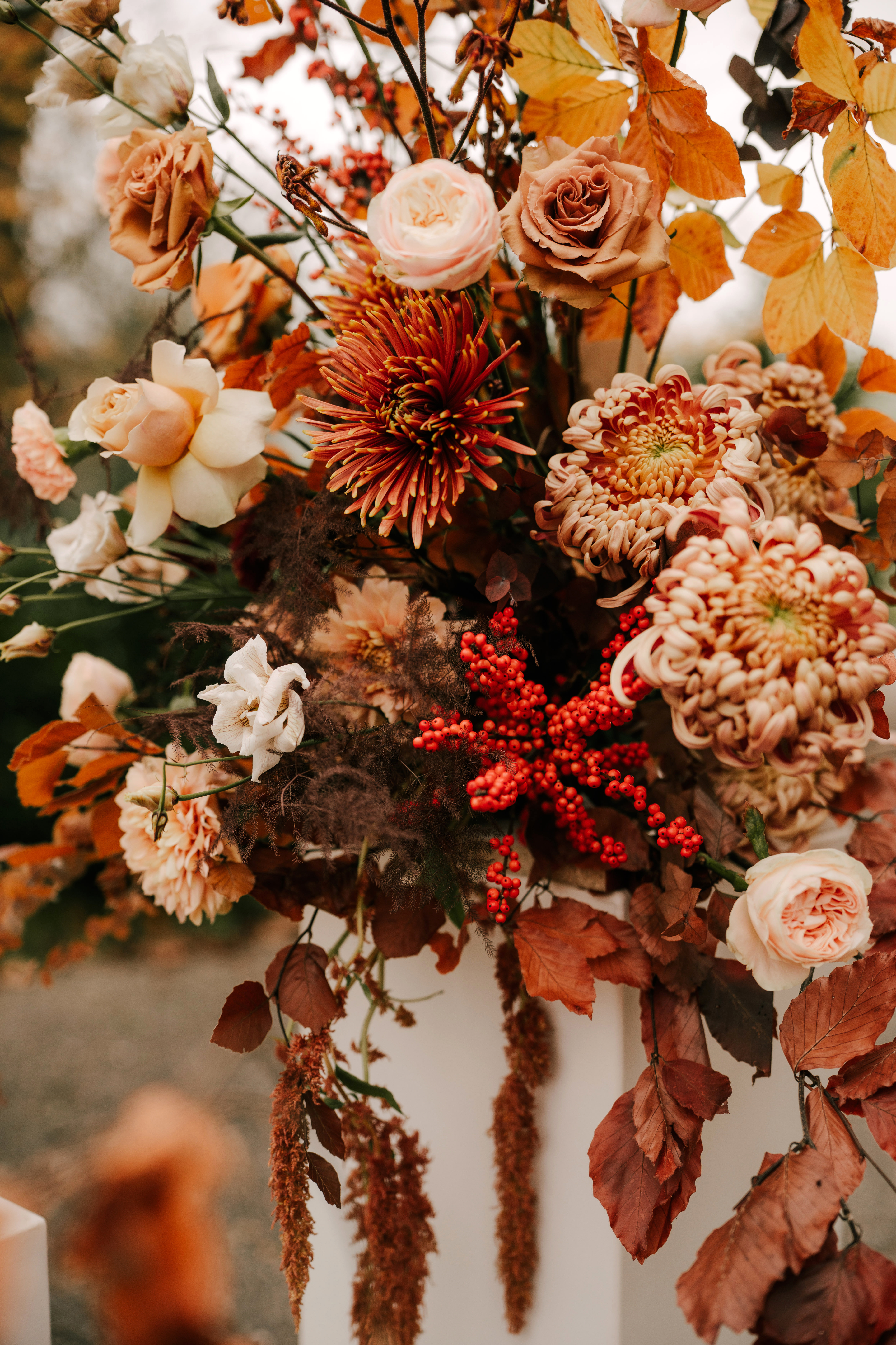 Hochzeitsblumen_Herbst_Chrysanthemen_Vienna_Copper_Palador_Rosen_Toffee_golden_mustard_combo_Ilex_Eichenblaetter_Heilbronn