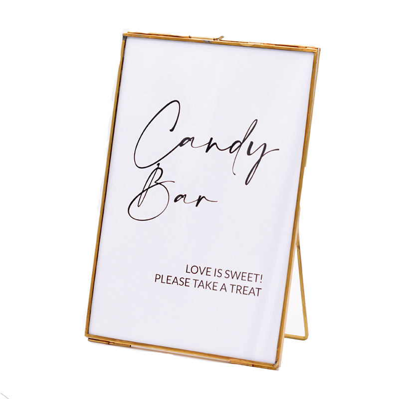 Bilderrahmen gold | Schild "Candy Bar - Love is sweet! please take a treat" [mieten] für Hochzeit und Event