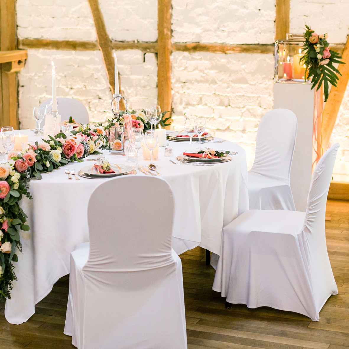 Stuhlhusse weiss flexibel universell modern für Stühle Stretch mieten Verleih Hochzeit Event_3
