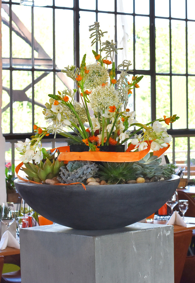 firmenfeier_Event_dekoration_industrial_corporate_design_blumenschmuck_dekoverleih_Baden-wuerttemberg