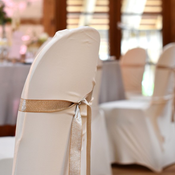 Stuhlhusse creme flexibel universell modern für Stühle Stretch mieten Verleih Hochzeit Event