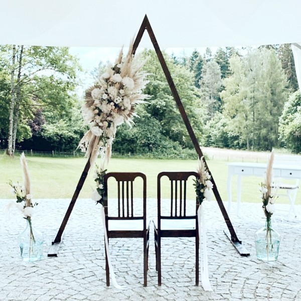 Traubogen Trigon (Dreieck) Holz braun für Freie Trauung Hochzeit mieten