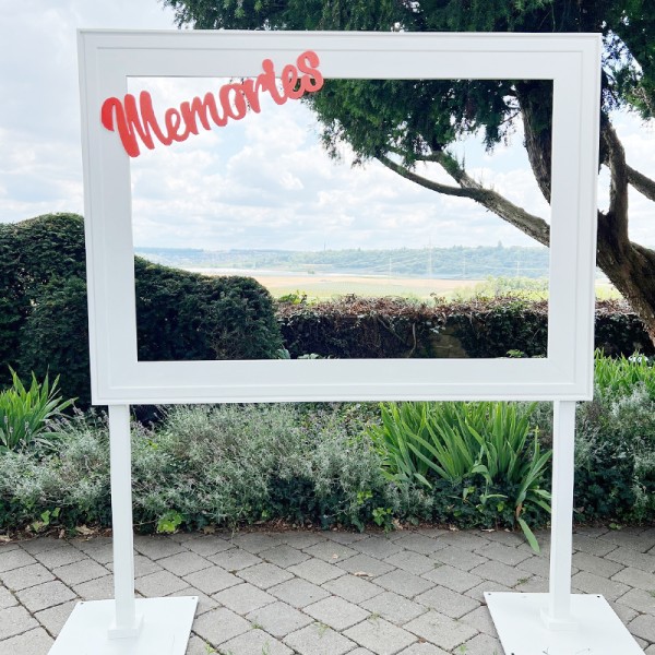 Fotobox Bilderrahmen "Memories" | Gestell | Hintergrund | XL | Holz weiss [mieten]