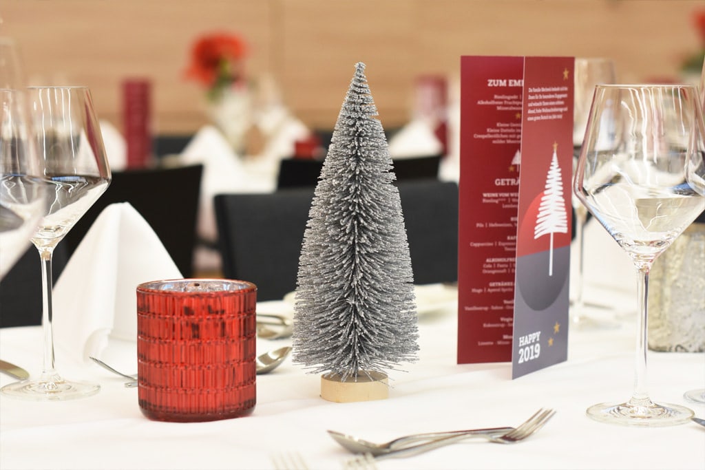 Dekoration Weihnachtsfeier Firmenfeier Mitarbeiterevent rote Eleganz Reblandhalle Neckarwestheim 2