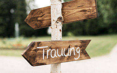 Wegweiser Hochzeit: DIY-Vorlagen für Schilder aus Holz
