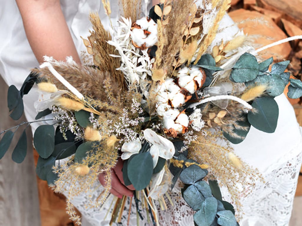 Trockenblumen Brautstrauss Hochzeit Natur mit Baumwolle, Eukalyptus und Pampasgras