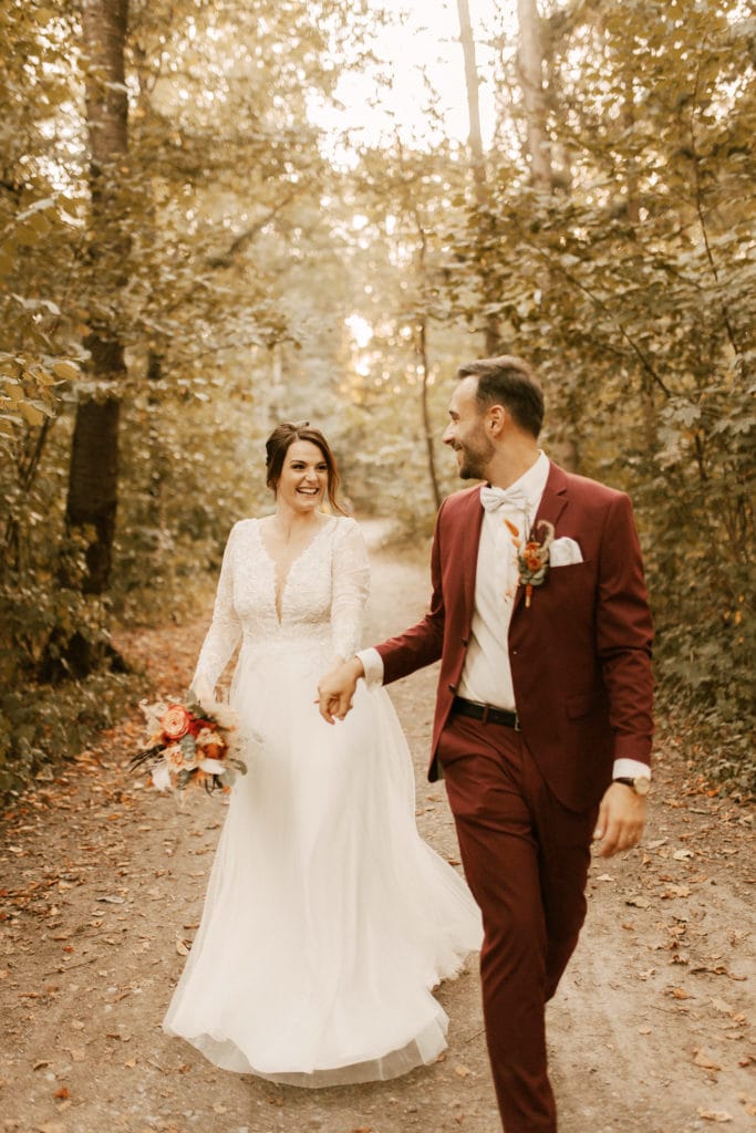 DekoandDesign_Dekoration_Hochzeit_Heuchelberger_warte_Brautpaar_Brautstrauss_Anstecker_Boho_terracotta_rost